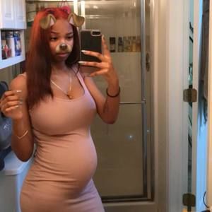 Meet your Posher, Leya